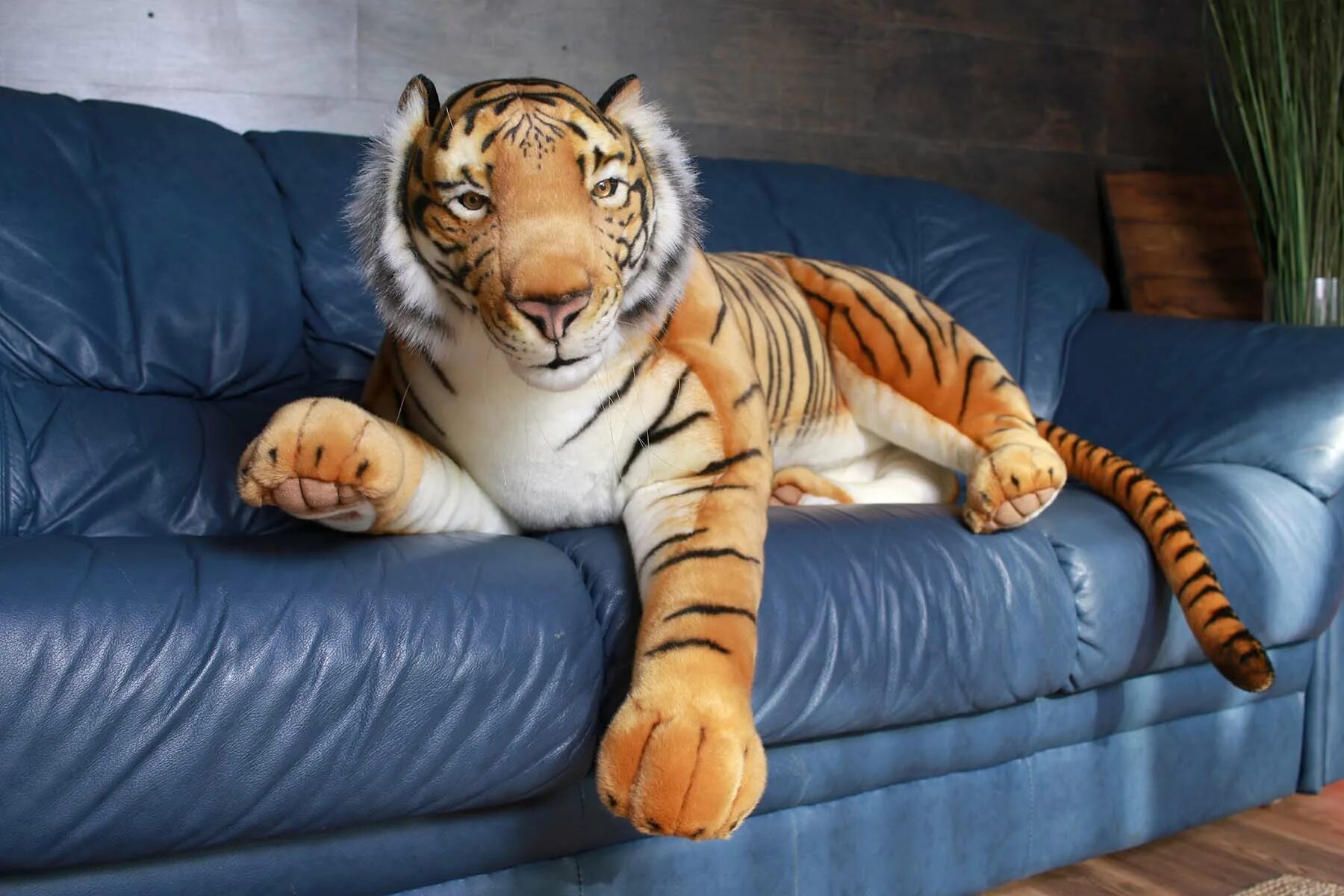 Мягкий тигр купить. Тигр лежащий, 110 см, Hansa 5312. Hansa тигр лежащий, 110 см. Мягкая игрушка тигр. Мягкая игрушка тигр большой.