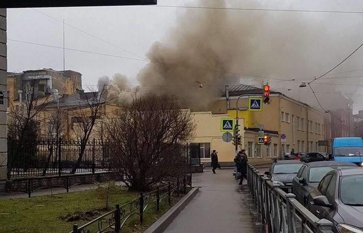 Пожар в Академии Можайского. Пожар на Чкаловской. Взрыв на Петроградке. Пожар на Можайке сегодня.