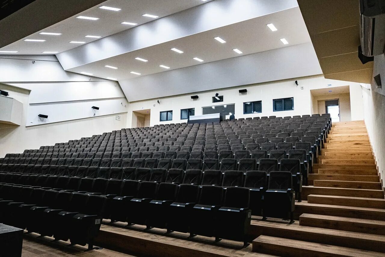 Кц московский казань здание. Центр национальных культур истоки сочи. Главупдк при мид культурный центр. Дк истоки сочи. 4,.