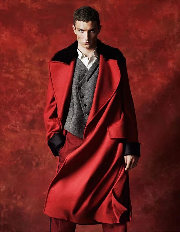 Мужчина в Красном. Красное пальто мужское. Мужчина в Красном пальто. Мужчина в пальто. Накидка мужчина