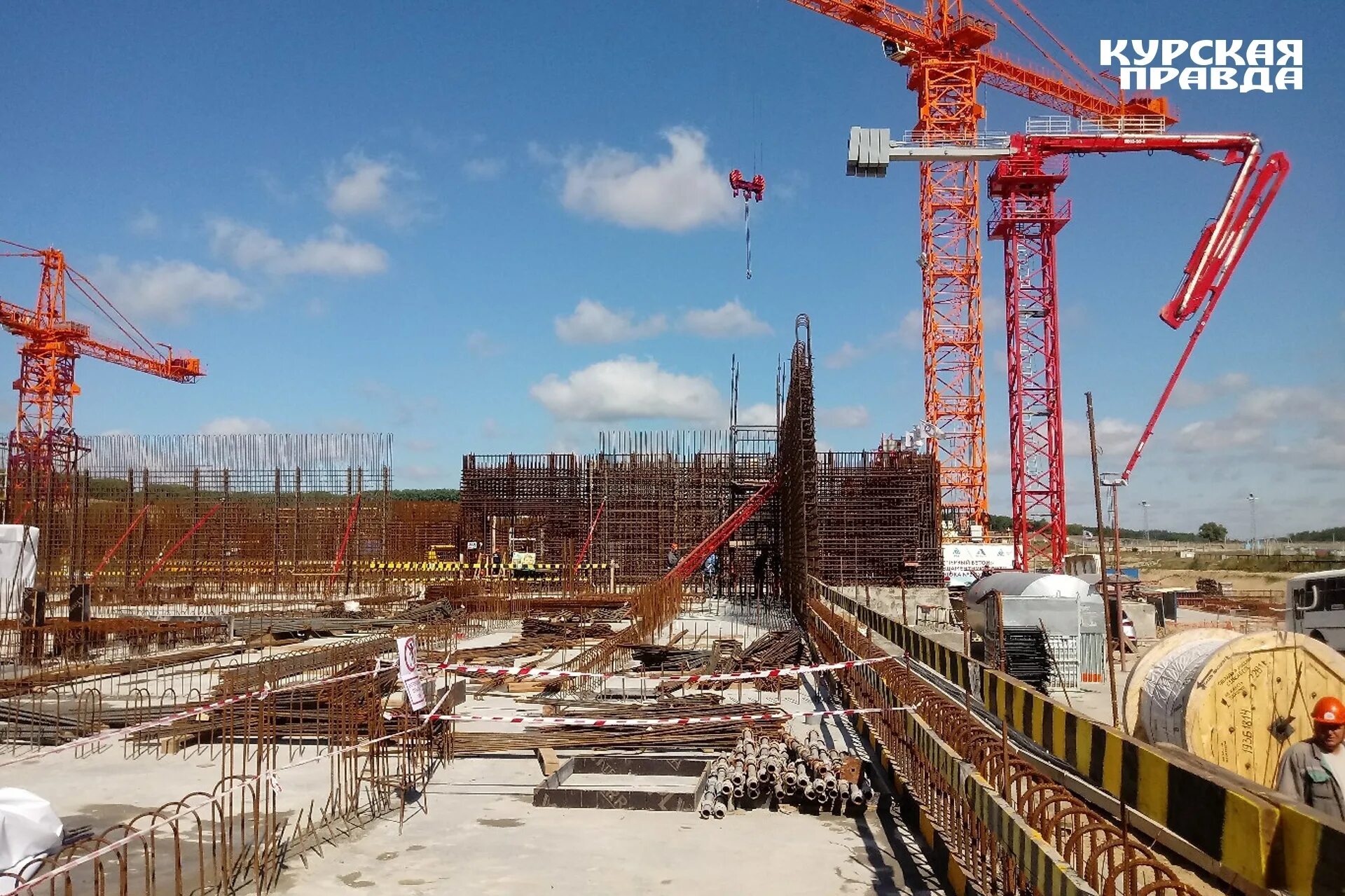 Курск аэс стройка. Курская аэс стройка. Курская аэс 2 стройка. Энергоблок курской аэс-2. Стройка государственного здания в современности.
