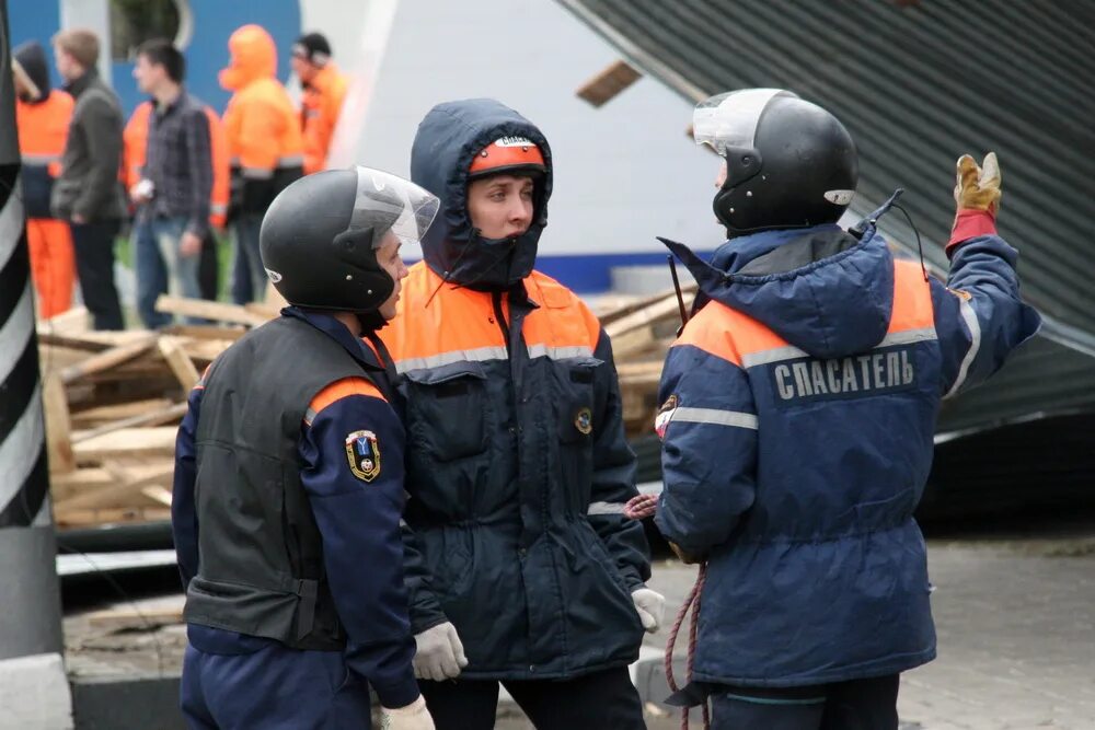 Спасательные службы. 911 служба спасения сериал. 911 служба спасения сериал 5 сезон. Кемеровская служба спасения. Службы спасения.