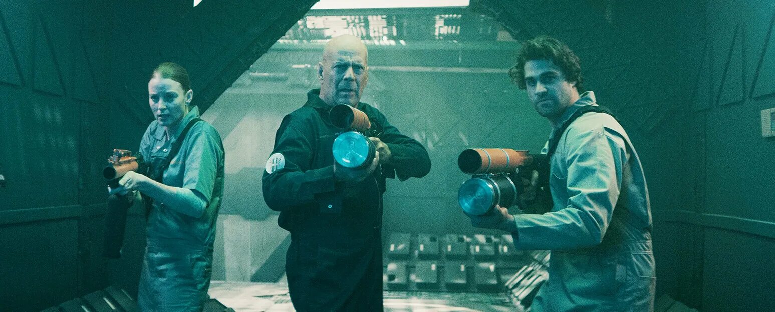 Брешь. Брешь. Брешь это в информатике. Брешь (2020) постер. Брешь (2020) постер.