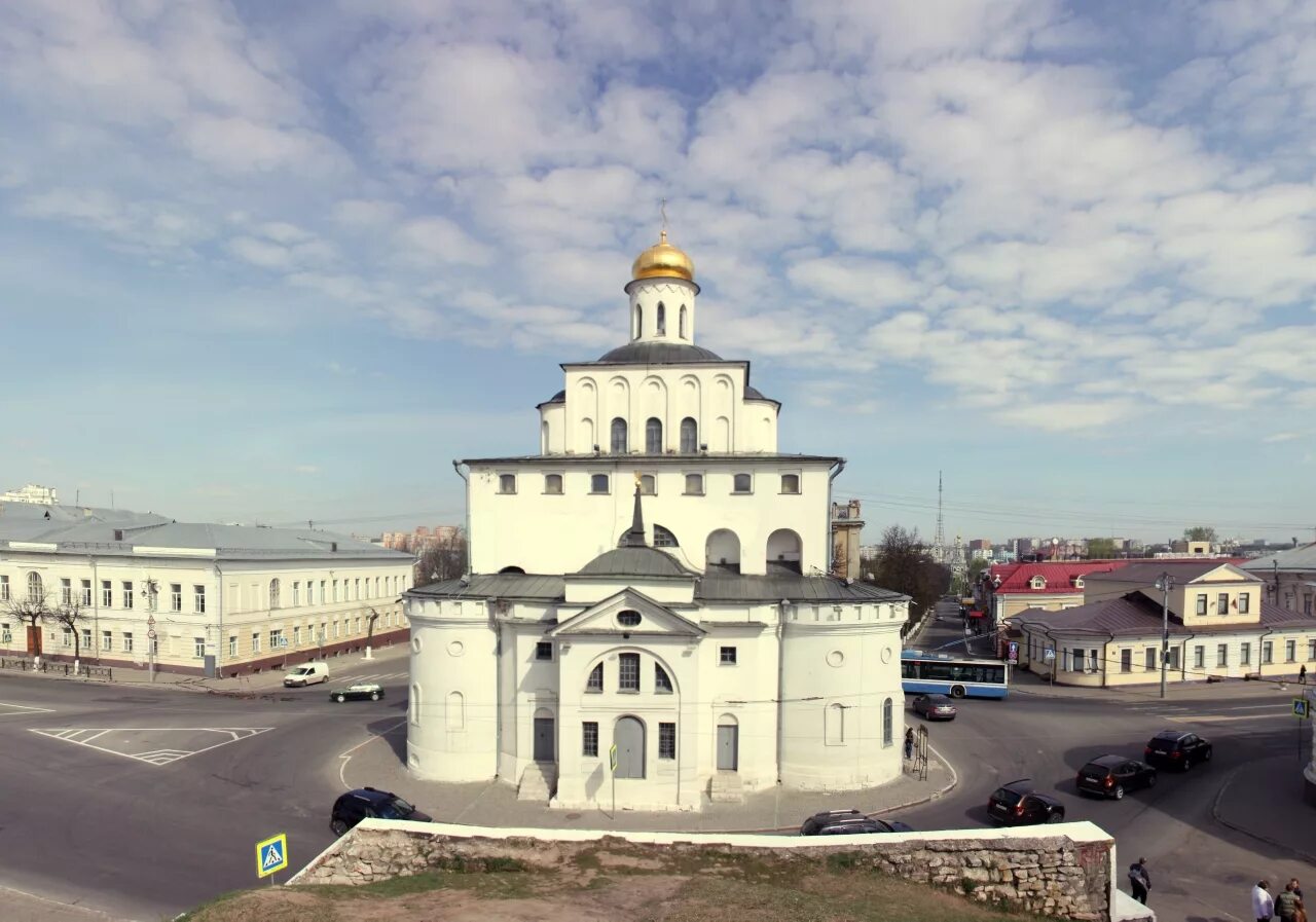 В каком городе находится памятник золотые ворота. Золотые ворота Андрея Боголюбского во Владимире 1164.