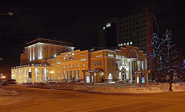 Сайт театра красный факел. Красный факел Новосибирск. Новосибирский государственный Академический театр «красный факел». Красный факел здание Новосибирск. Театр на Красном Новосибирск.