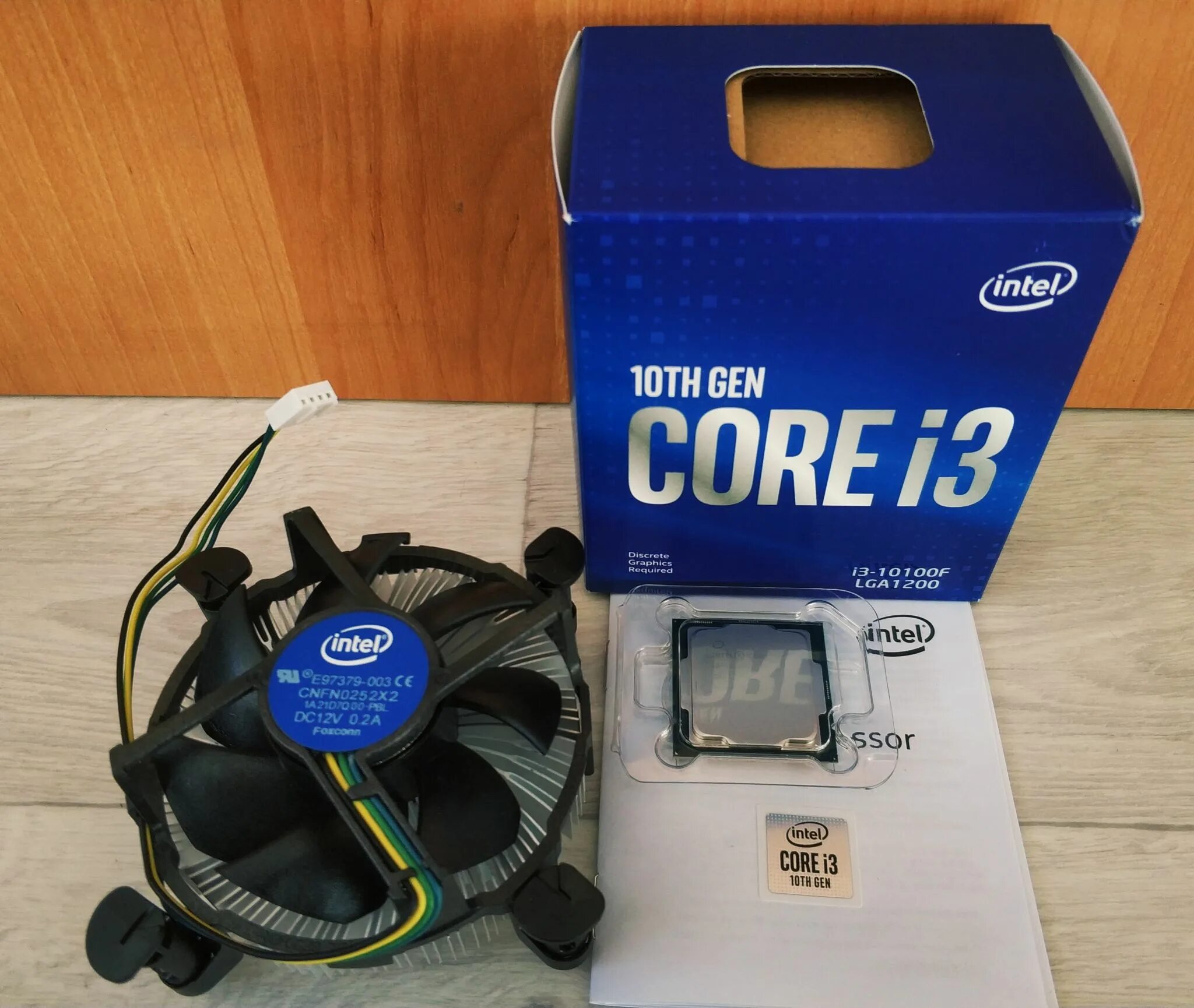 Интел 10100f. Intel Core i3-10100f. Процессор Intel Core i3-10100f OEM. Процессор Intel Core i3-10105f Box. Процессор Intel Core i3-10100f Box.