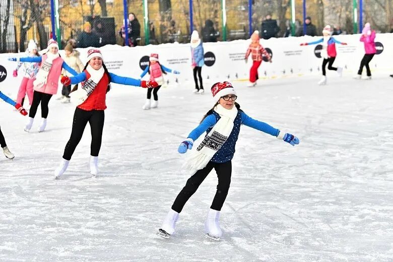 Северная олимпия сыктывкар каток. Массовые катания сыктывкар. Массовое катание нягань. Массовое катание уфа. Конькобежный спорт сыктывкар.