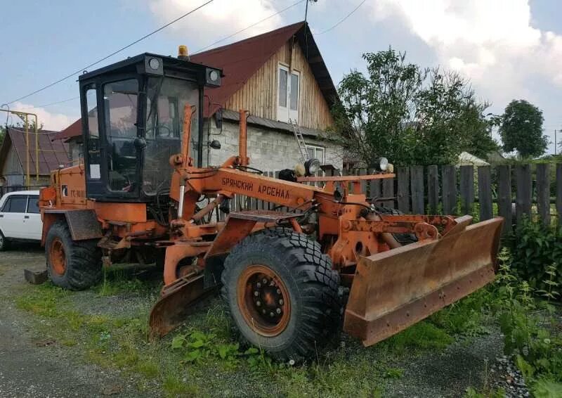 Авито куплю б у грейдер. Грейдер ГС 10. Автогрейдер ГС-10.01. ГС 1001 автогрейдер. Грейдер ГС 1202.