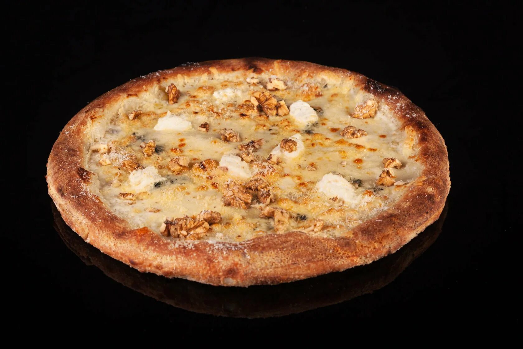 Римская пицца с грушей и горгонзолой. Gorgonzola pizza груша. Пицца с горгонзолой. Пицца с грушей и камамбером. Пицца горгонзола.