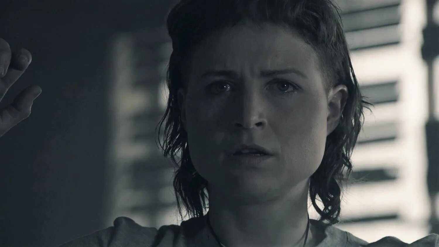 ниам алгар воспитанные волками. сериал ридли скотта воспитанные волками. воспитанные волками 10. воспитанные волками 10.