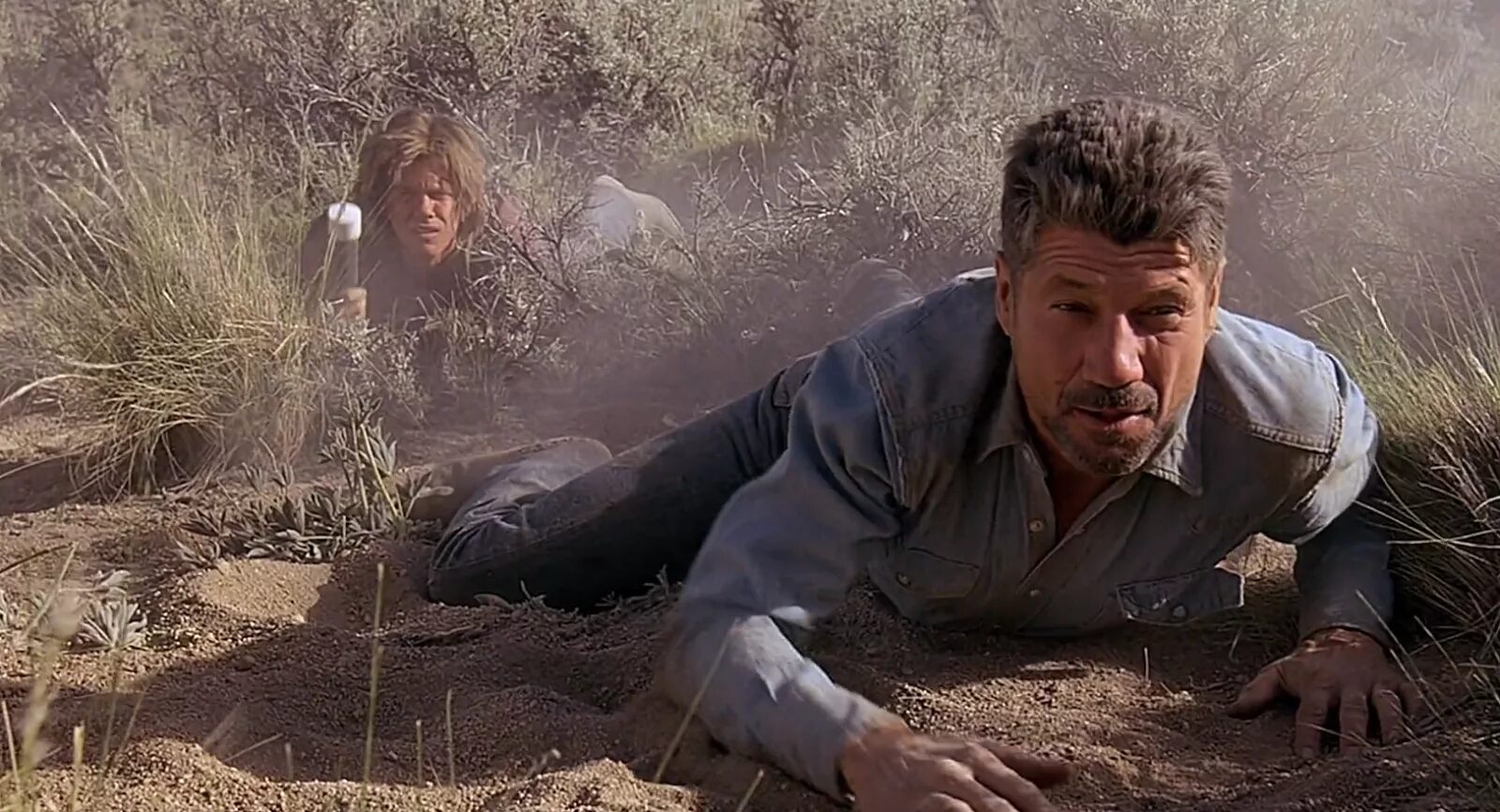 Дрожь земли 3. Дрожь молодежь. Фред уорд. Finn carter дрожь земли. Дрожь молодежь.