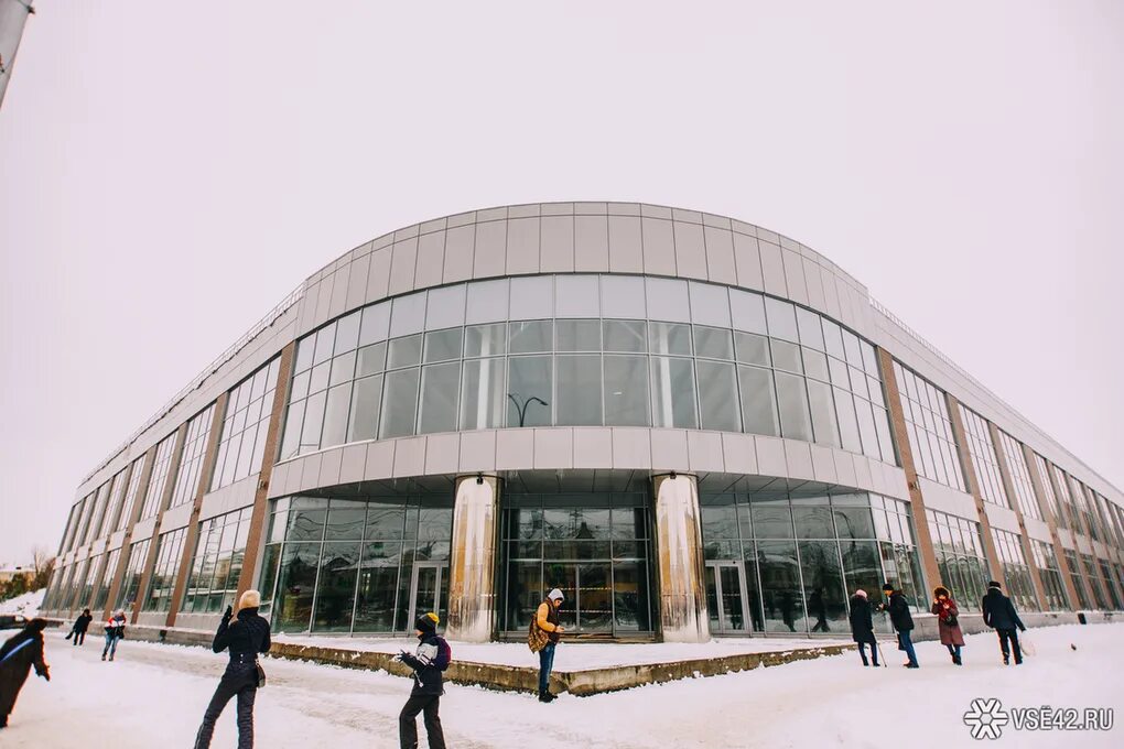 Центр возле. Торговый центр рядом с бухарестом. Озеленение городских территорий. Торговый центр каширское шоссе 26. Торговый центр рядом.