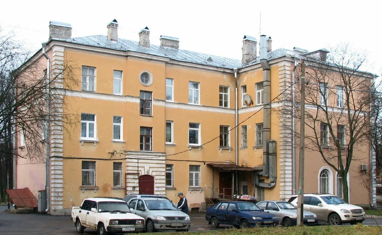 Петергоф санкт петербургский проспект. Санкт-петербургский проспект 30 петергоф. петергоф, санкт-петербургский проспект, дом 29. санкт-петербургский проспект 56 петергоф. старо-петергофский проспект 42.
