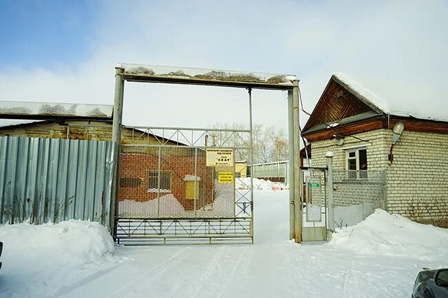 Днс среднеуральск. Среднеуральск ул уральская. Магазин верный среднеуральск. Среднеуральск часы. Среднеуральск часы.