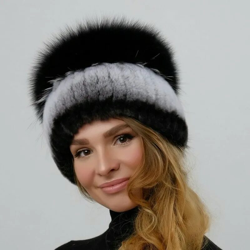 Зимние шапки из меха. Мех на шапку 8. Мех на шапку 8. Шапка с пером. Модные меховые шапки.