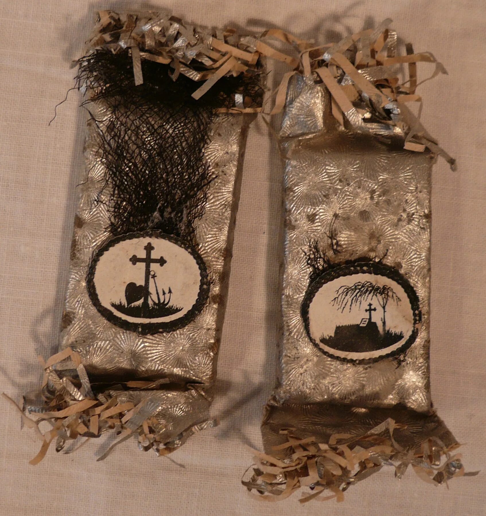 доставка поминальных обедов. по сколько конфет раздают на поминки. собрать платочки на похороны с конфетами внутри. пакеты для поминок.