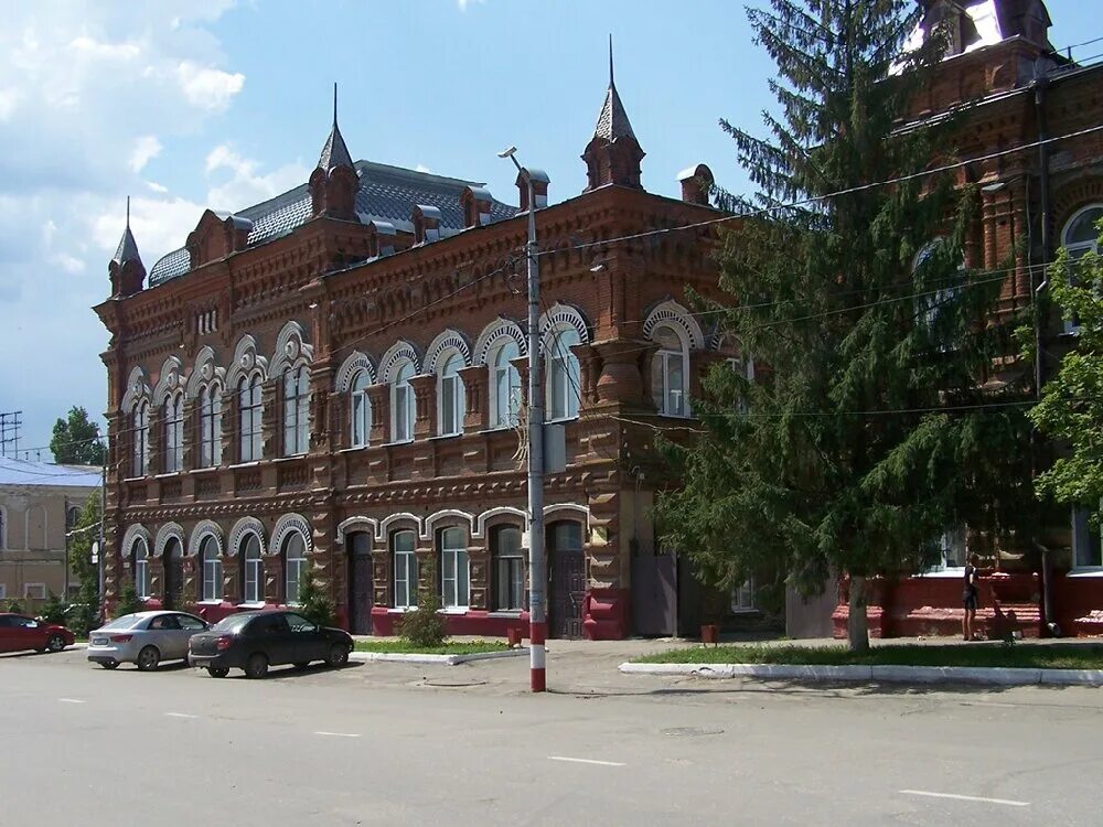 Здание городской управы Коломна. Аткарск ул Советская. Здание военкомата Аткарск. Орск здание городской управы.