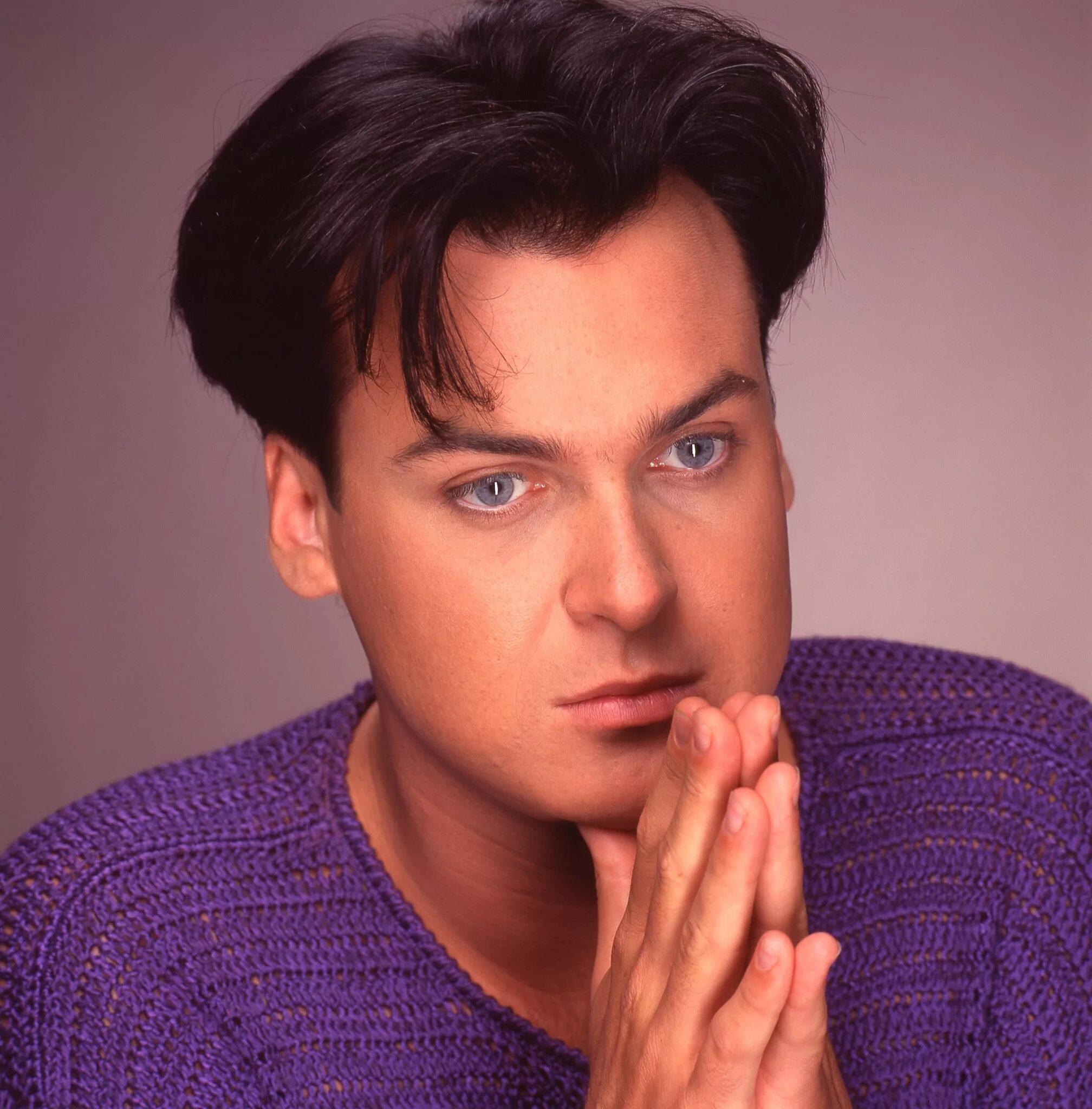 Кай метов 2018. Кай метов молодой. Популярные певцы 90. Певец кай метов. Влад сташевский 2022.