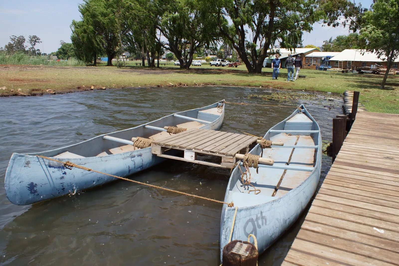 Самодельный катамаран. Каноэ тримаран. Плот тримаран. Boathouse катамаран. Катамаран из 2 байдарок Таймень 3.