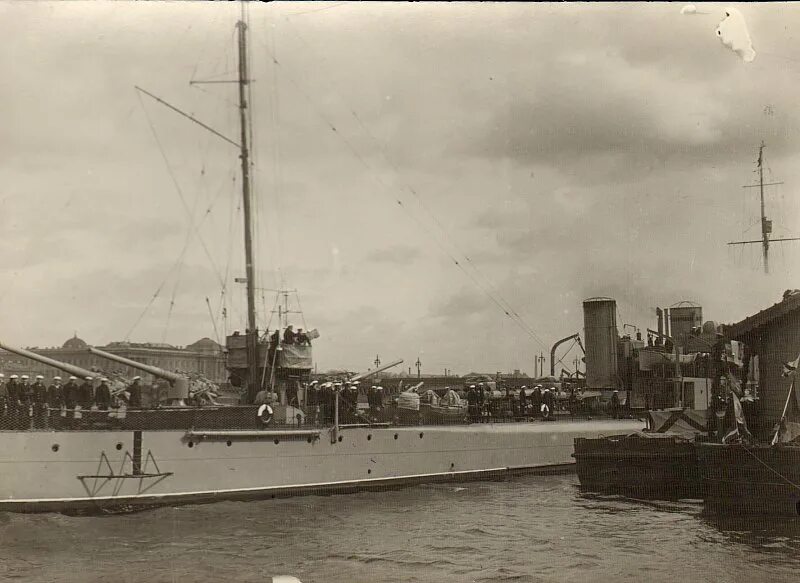 1928 год санкт петербург. Эсминец Новик. HMS l55. Моряки миноносца страшный 1914 года. Фото постройки эсминцев типа Новик.