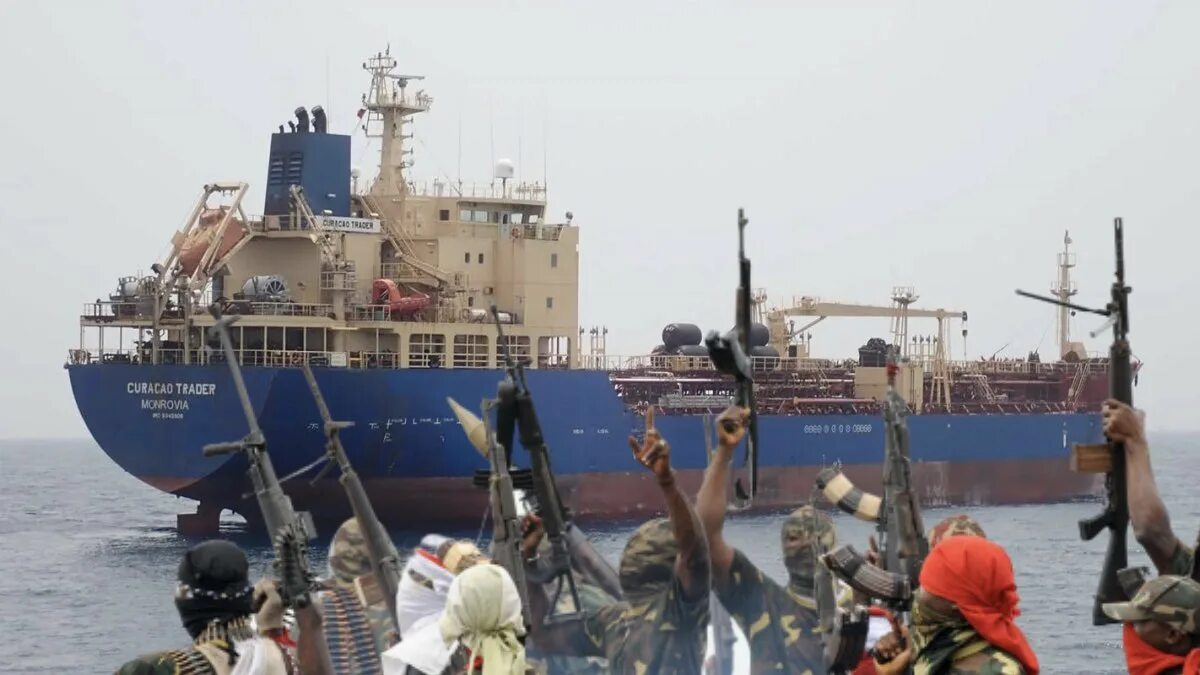 Борьба с судами. Curacao trader танкер. Аденский залив пираты 2020. Пираты в Гвинейском заливе напали на танкер с россиянами. Пираты напали на танкер в Гвинейском заливе.