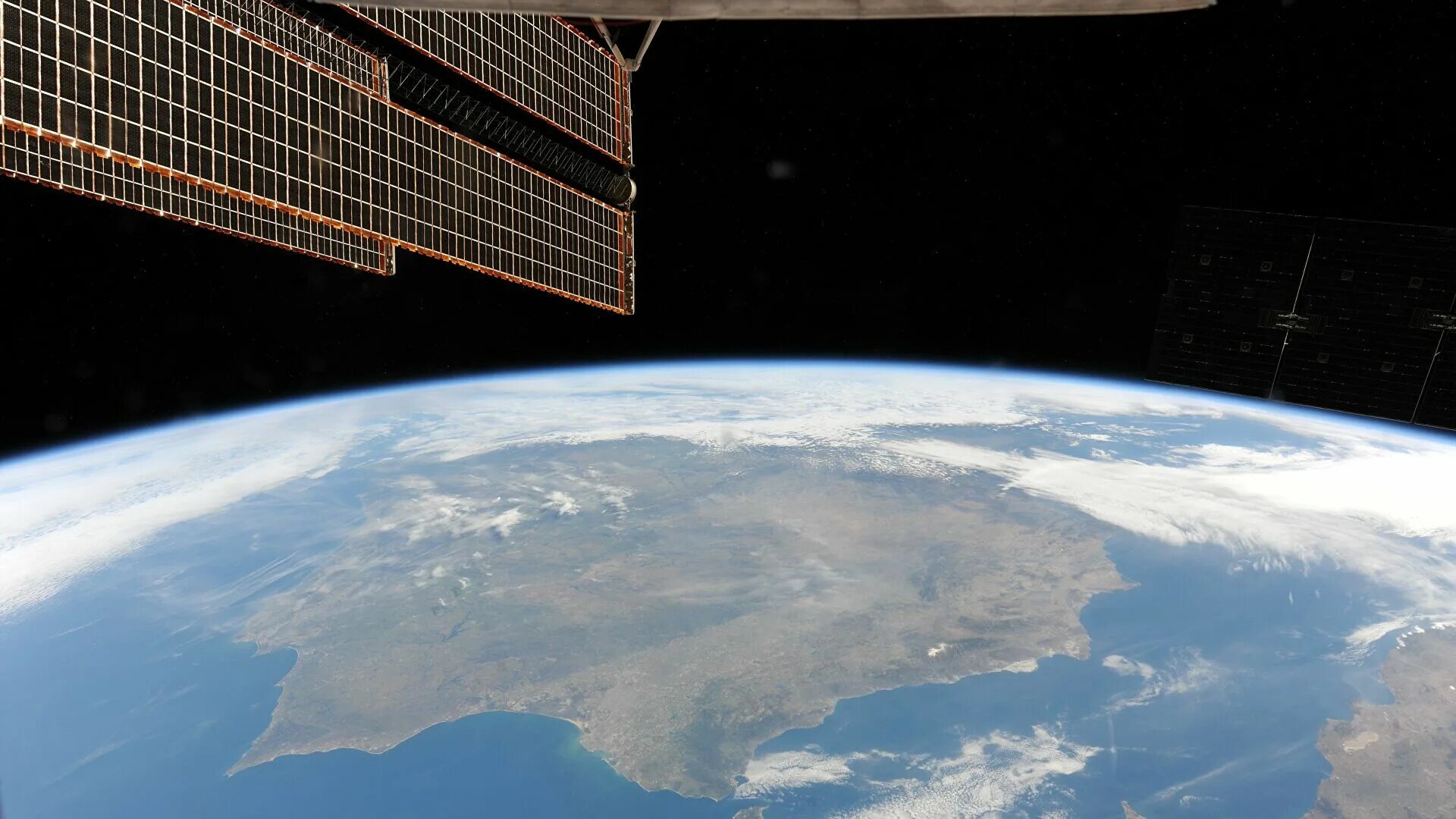 Информация в реальном времени. Вид земли из космоса. Снимки земли со спутника. Земля из космоса со спутника. Вид земли с орбиты.
