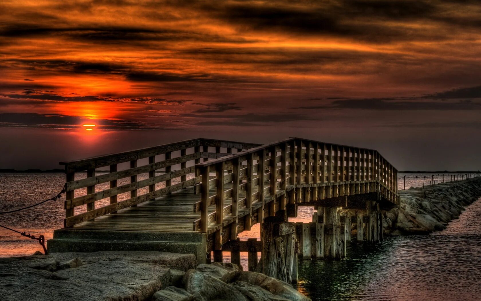 Каменный мост в небо. Пейзаж с мостом. Мостик в море. Деревянный мостик к морю. Мост над морем.