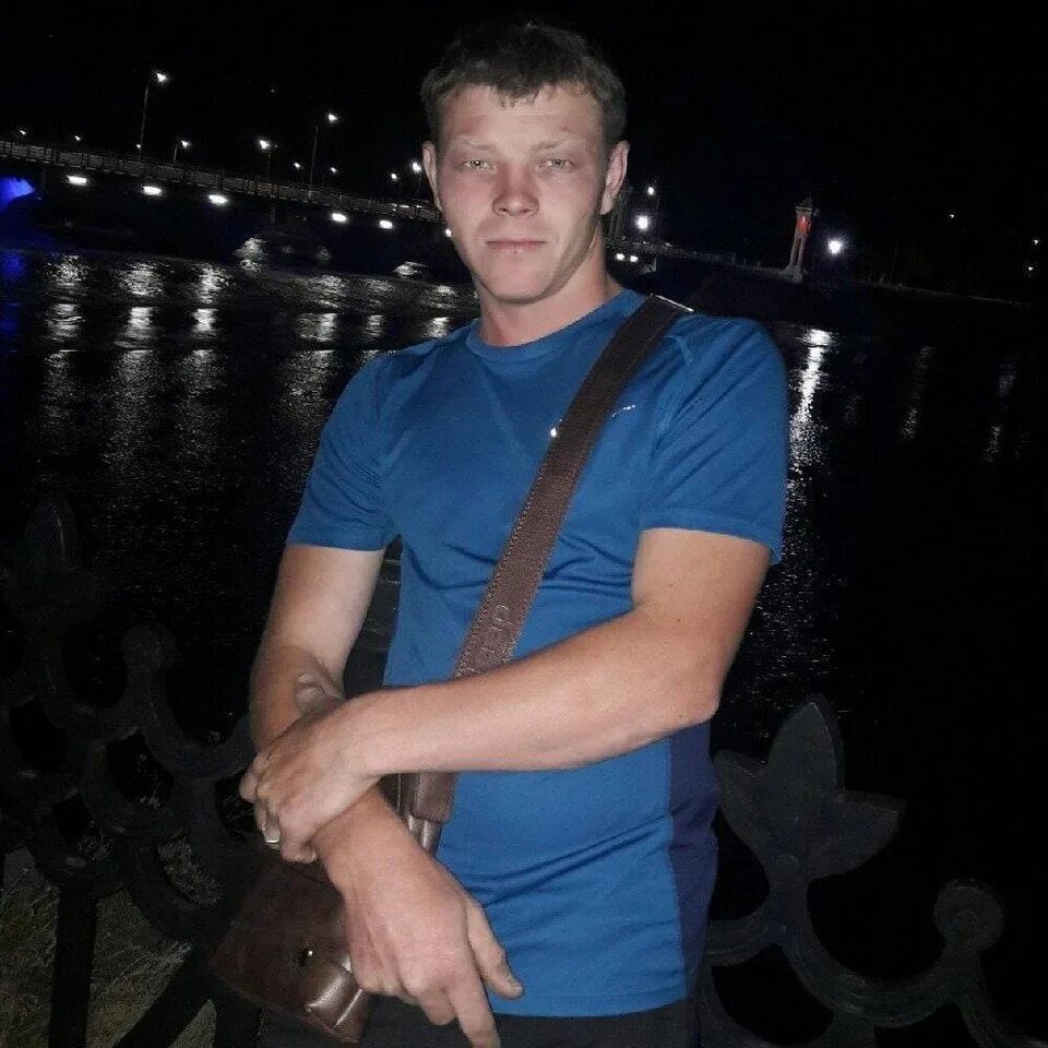 Луганские писатели и поэты. Бугорков. Луганский художник бугорков с. Фолликулярный гепертоз. Бугорков.