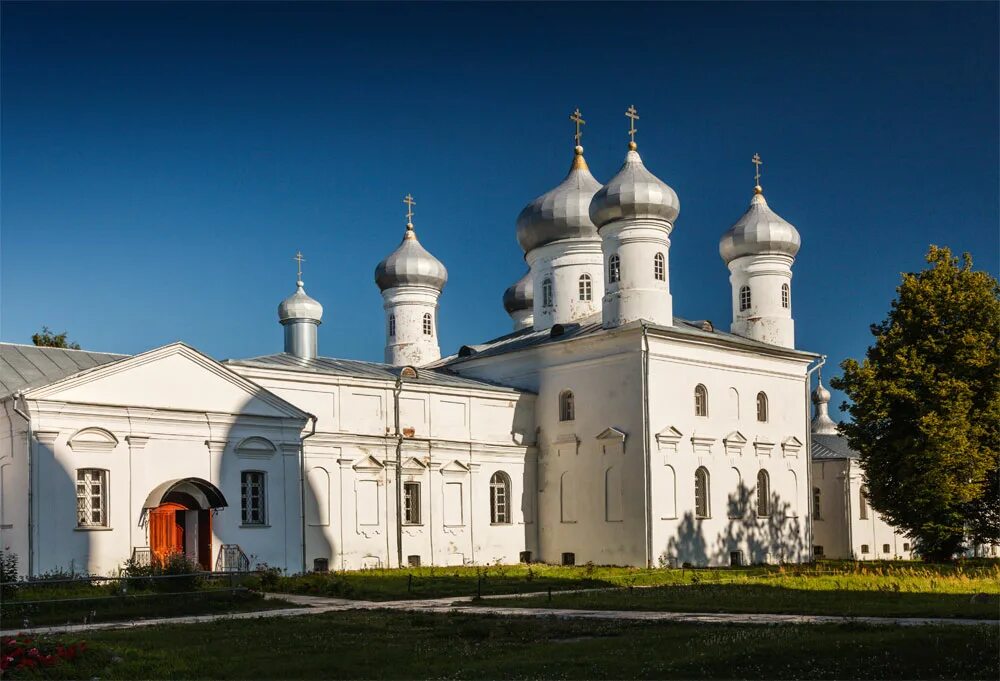 монастыри руси 11-12 века. переславля-залесского. старая русса спасо-преображенский монастырь (xii век). древнерусские монастыри. монастыри на руси 11 век.