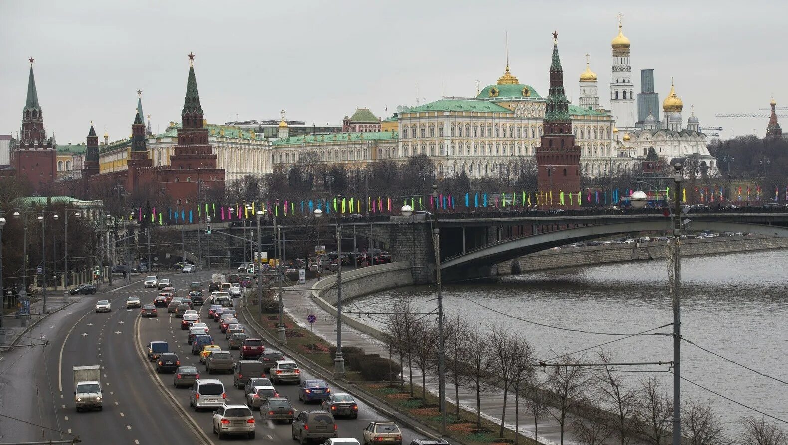Российская сторона. Москва Кремль в движении. Россия вид издали.
