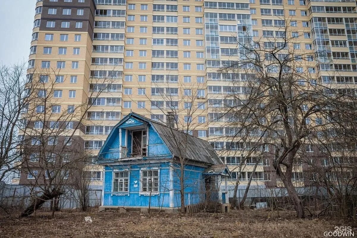 Ул северная 5 москва. Синий дом в Одинбурге Одинцово. Одинцово синий домик Одинбург. ЖК Одинбург в Одинцово синий домик. Синий домик в Одинцово 2022.