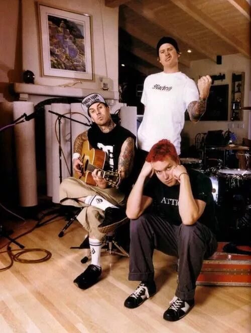Блинк 182 лучшее. Blink-182. блинк 182. blink группа. blink 182 фото группы.