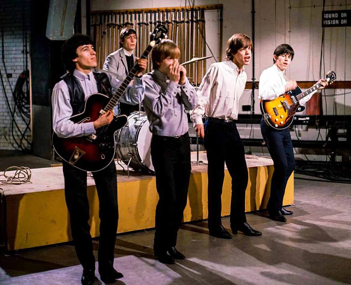 I rolling. Rolling Stones 1964. Группа Роллинг стоунз. The Rolling Stones 1960. Роллинг стоунз 1964 год.