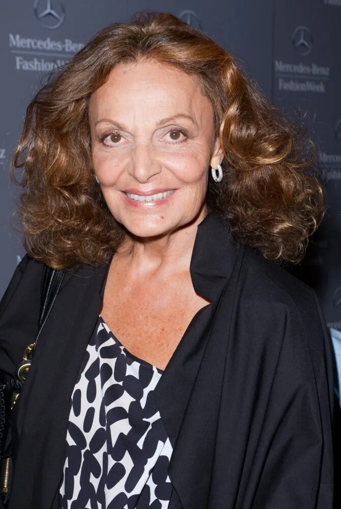 Диана фон фюрстенберг фото. Диана фон фюрстенберг молодая. Дизайнер фон фюрстенберг. Диана фон фюрстенберг. Диана фон фюрстенберг.