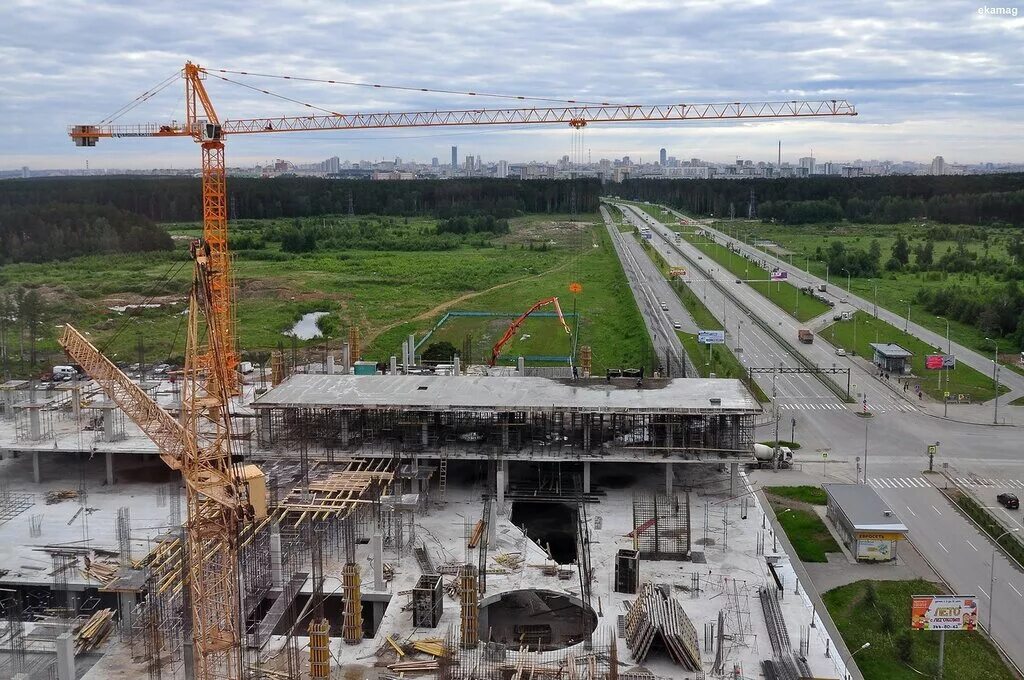 Сайт строительства екатеринбург. Татищева ход строительства Екатеринбург. Стройка Академический Екатеринбург. Академический район ТЦ. Академический начало стройки.