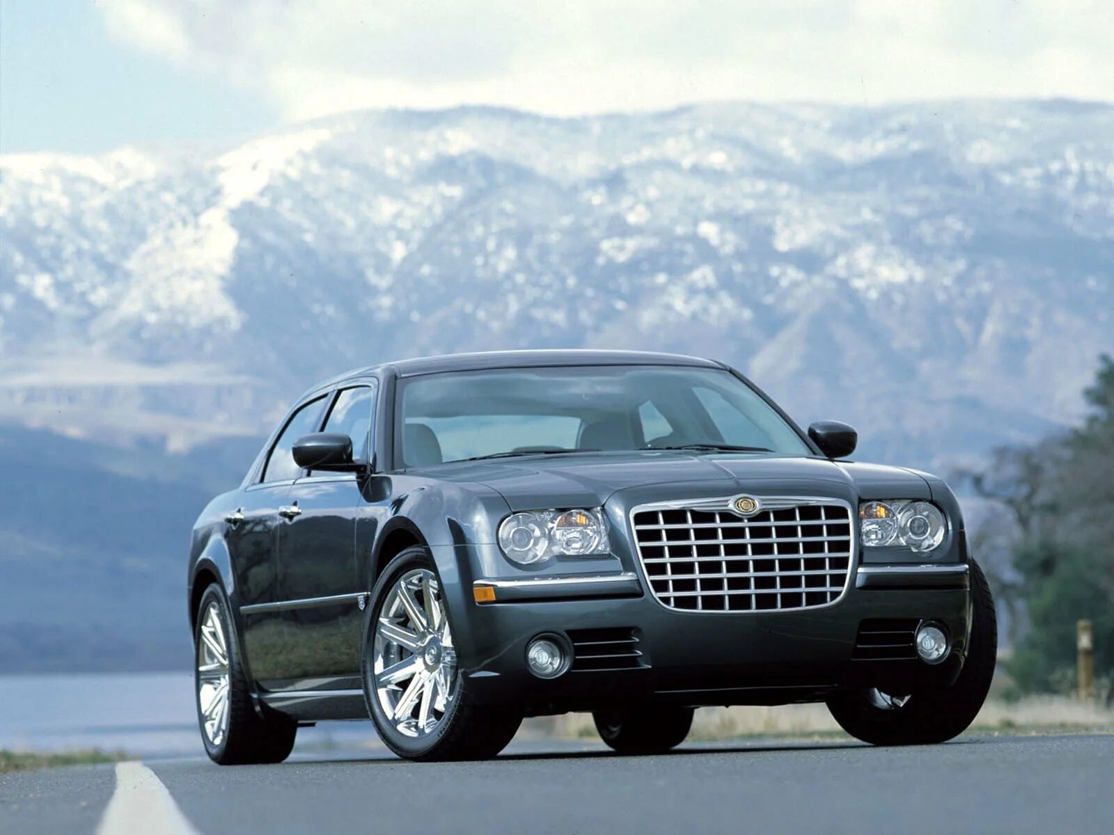 Машина крайслер 300с. 300 c машина. 5. Cadillac 300c. Chrysler 300c cruiser.