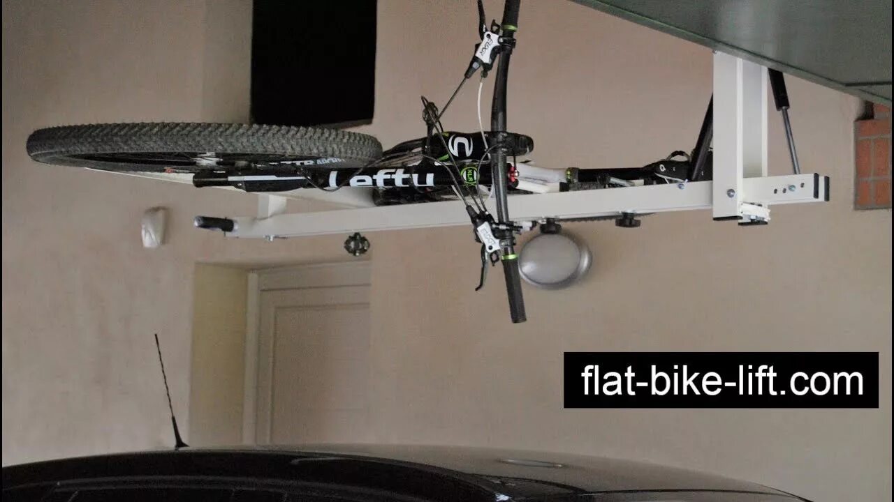 Lift flat. Велоподъемник потолочный Flat-Bike-Lift. Флэт байк лифт. Крепление велосипеда к потолку. Потолочный кронштейн для велосипеда.