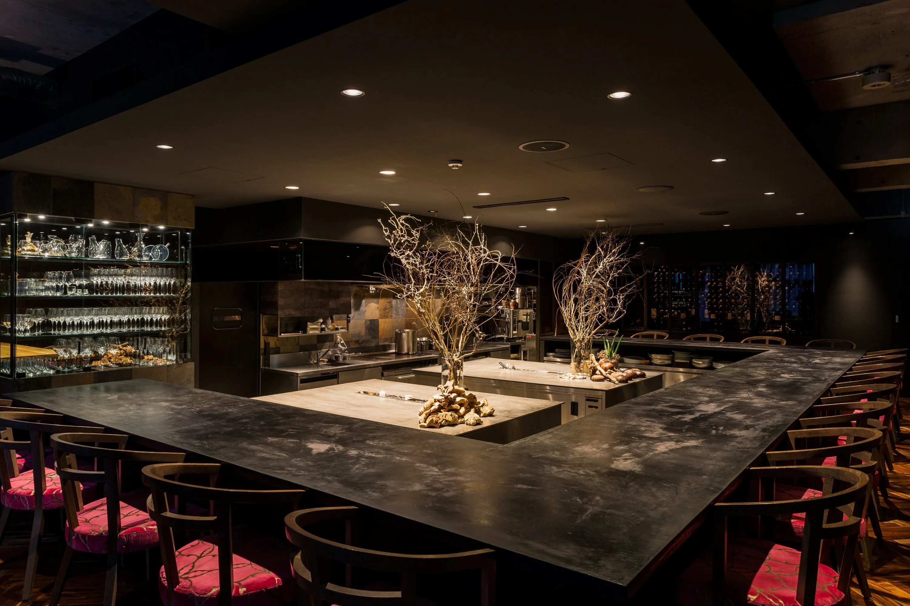 самые красивые рестораны. самые красивые рестораны. уайт рэббит ресторан москва. уайт рэббит ресторан москва. шикарный ресторан.