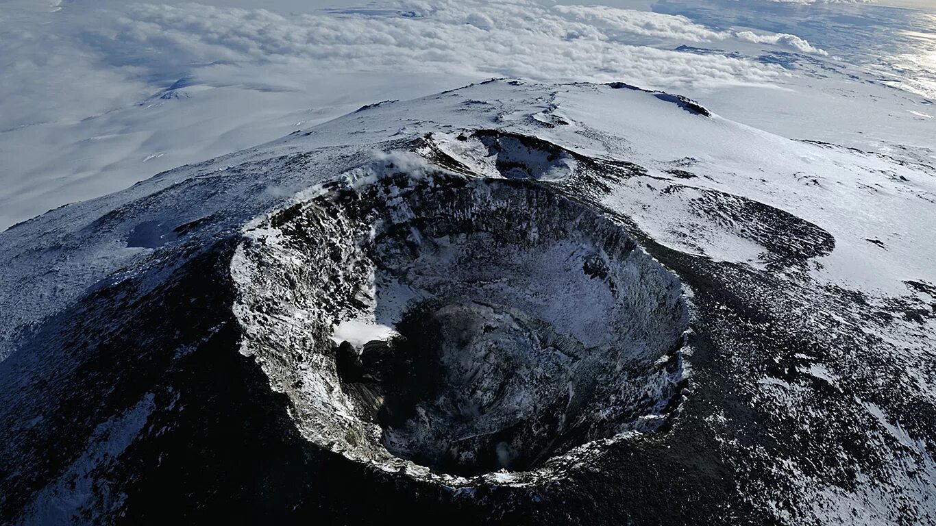 Вулкан Эребус в Антарктиде. Вулкан Эребус кратер. Гора Эребус Антарктида. Ребусы с ё.