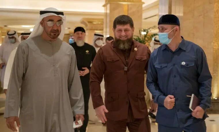 Рамзан кадыров и принц саудовской аравии. Кадыров и принц оаэ. Рамзан кадыров в саудовской аравии. Кадырова посетил саудовской аравии 2022. Кадыров аравия.
