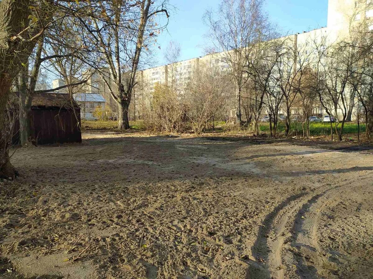 В ленинском районе по улице