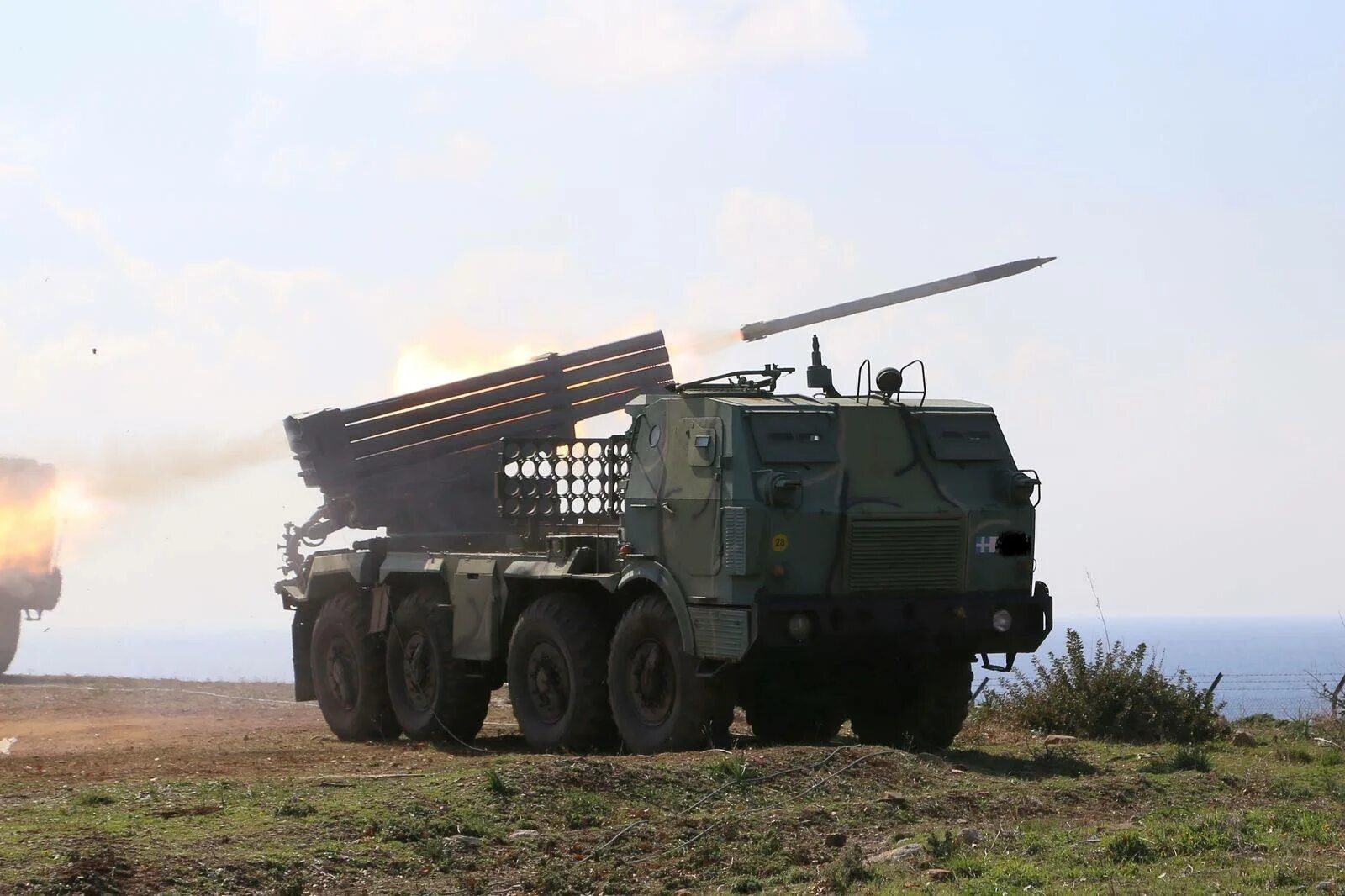 Скорость ракеты рсзо вампир. RM-70 122mm MLRS. РМ 70 РСЗО. Система залпового огня RM-70. RM-70 реактивная система залпового.