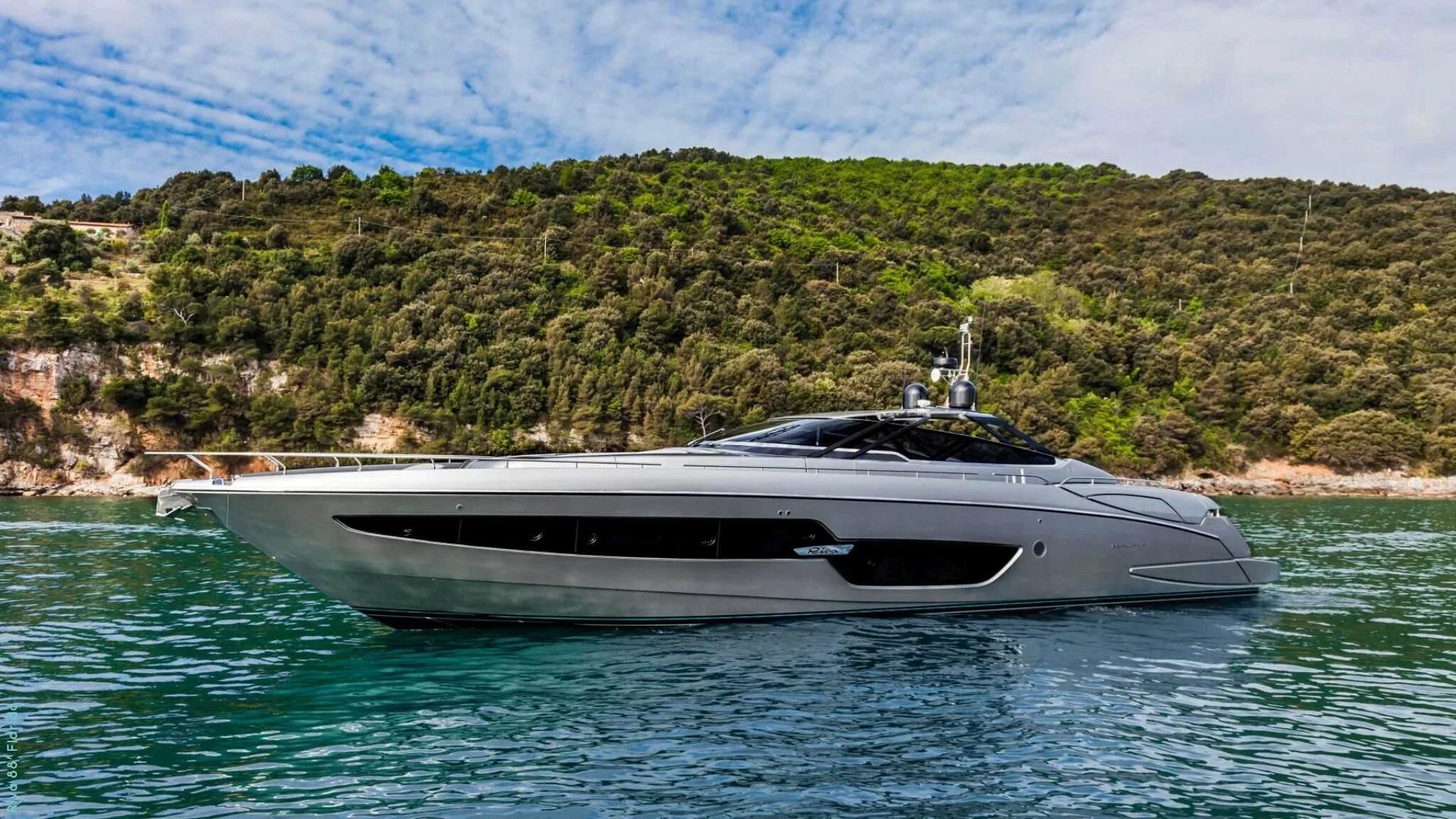 Яхта в профиль. Мегаяхты kismet. Парусная яхта j class. Сансикер 131. Oceanis 440.