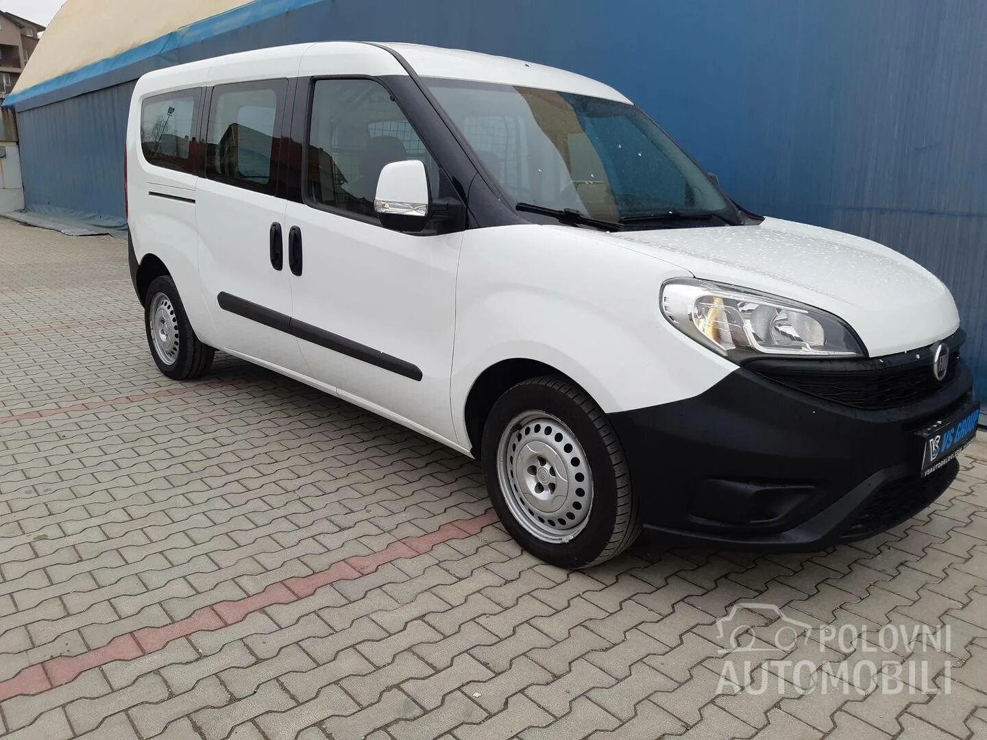 Fiat maxi. Fiat Doblo Combi Maxi. Fiat Doblo 2 Maxi. Fiat Doblo Maxi 2014. Фиат Добло макси 2008.