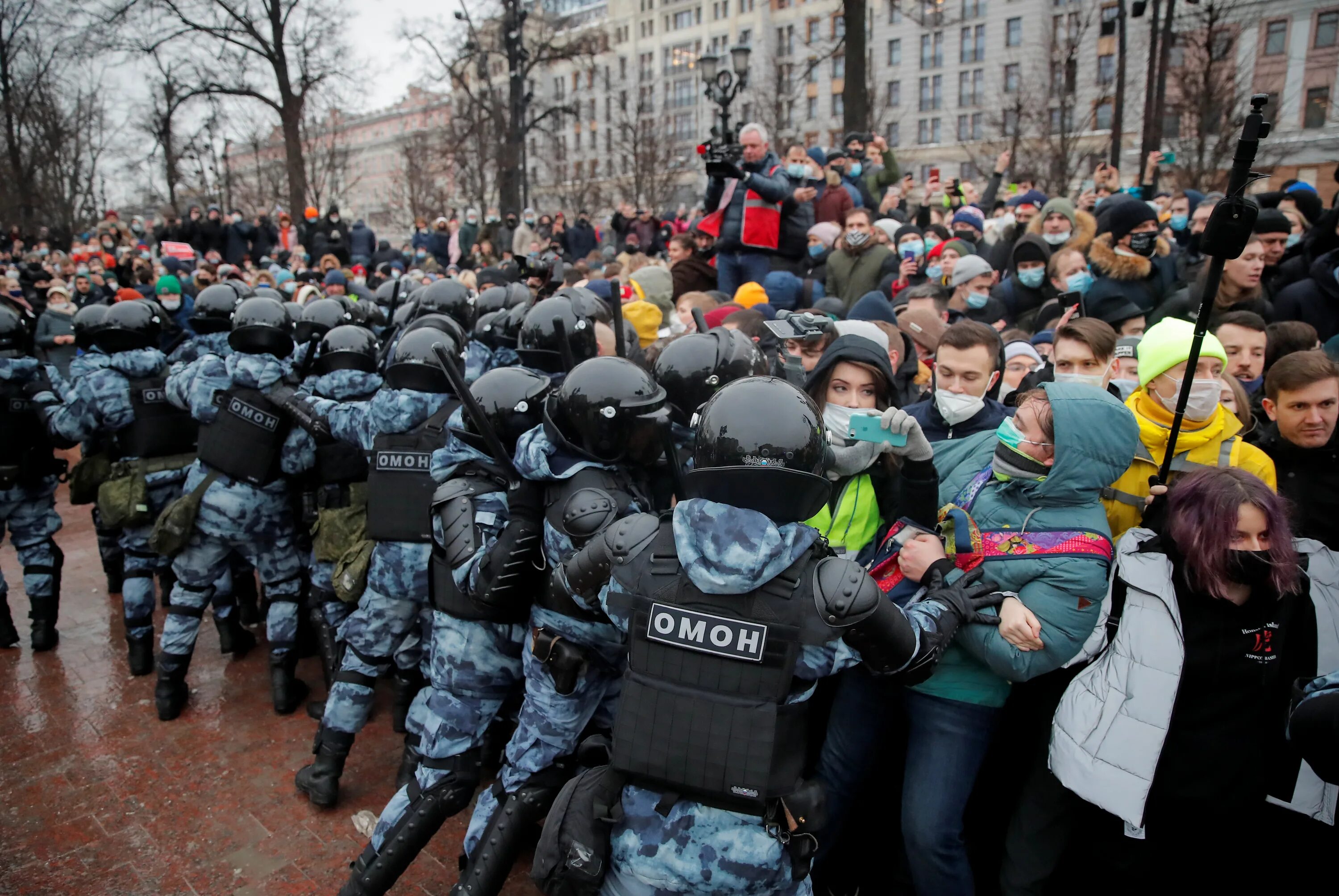 Почему творится беспредел. Протесты в Москве 23 января 2021. Протесты в России 2021 Навальный. Митинг Навального 2021 в Москве. ОМОН 2021.