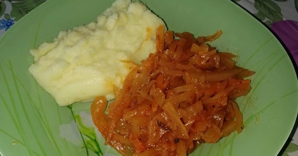 Картофельное пюре с капустой. Капуста с картофельным пюре. Капуста с картофельным пюре. Гарнир к пюре картофельному. Сложный гарнир.