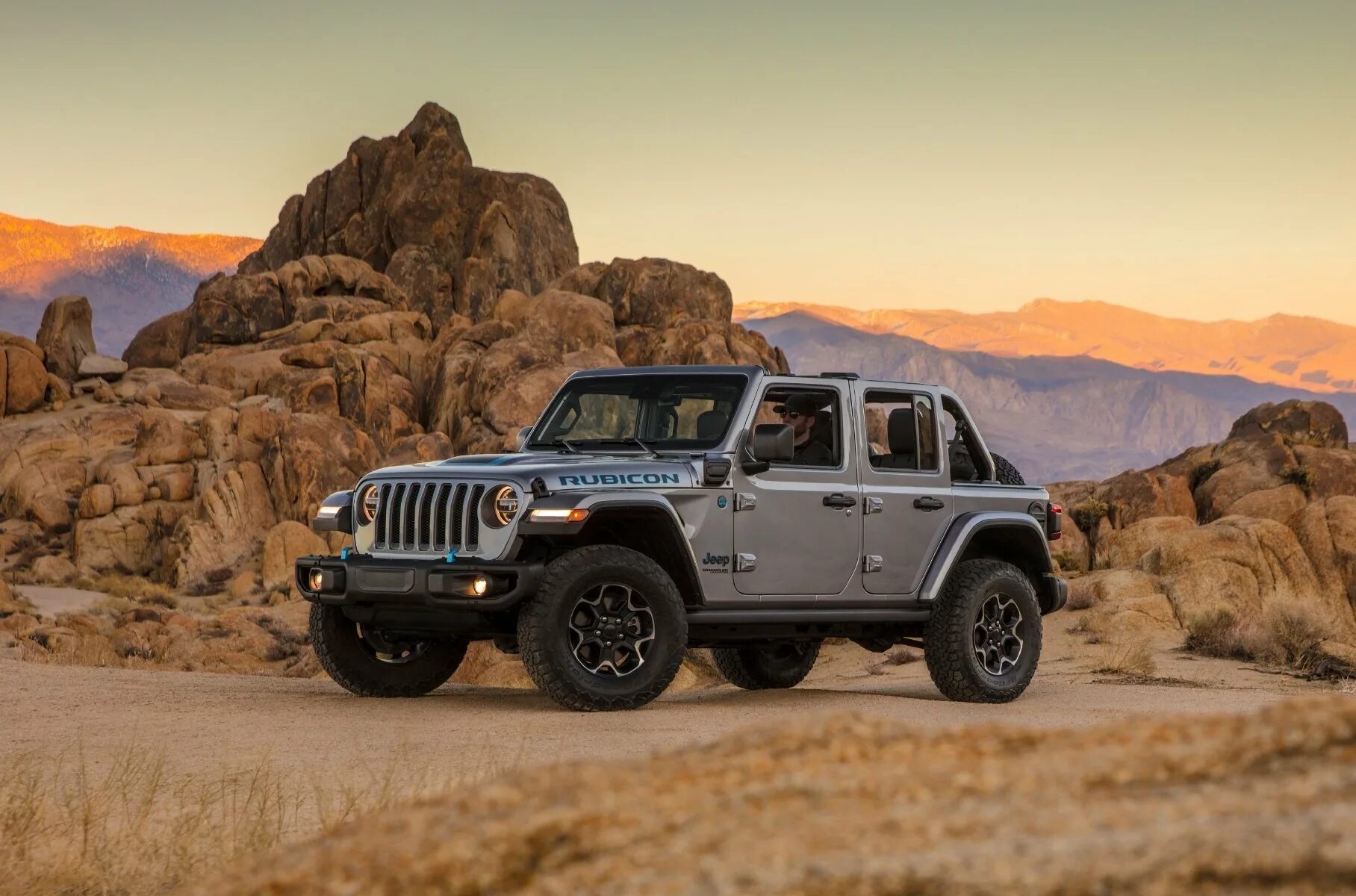 Jeep Wrangler Rubicon 2021. Джип Рэнглер 2021. Jeep Wrangler Rubicon 2022. Jeep Wrangler Rubicon Unlimited 2021. Что такое внедорожник