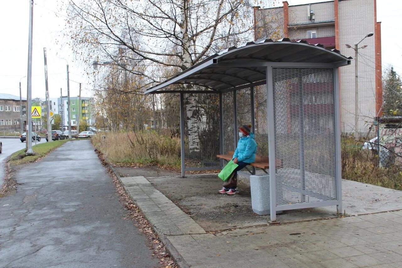 Остановки Петрозаводск. Петрозаводск антивандальные остановки это. Антивандальные остановочные павильоны. Остановочный комплекс.