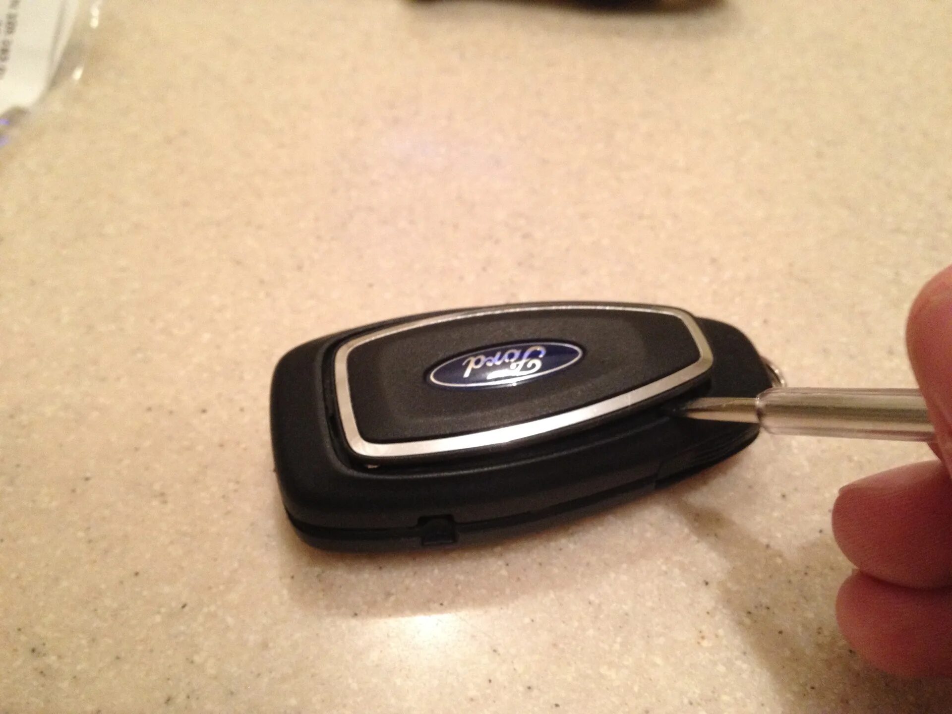 Ключ форда куга. Батарейка для ключа Форд Куга 2. Форд Куга батарейка в Ключе. Батарейки к ключам Форд Куга 1. Батарейки в Ключе Ford Kuga 2.