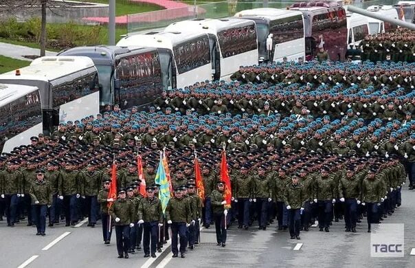 Москва 2011 год парад Победы. Военный парад Москва 2011. Построение парадного расчета. Парад ПНР. Парад москва 17